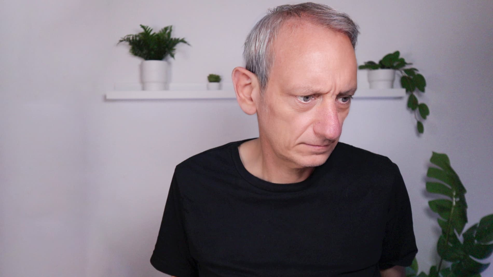 Stephan_Kochs_studio_concentrated.jpg thumbnail